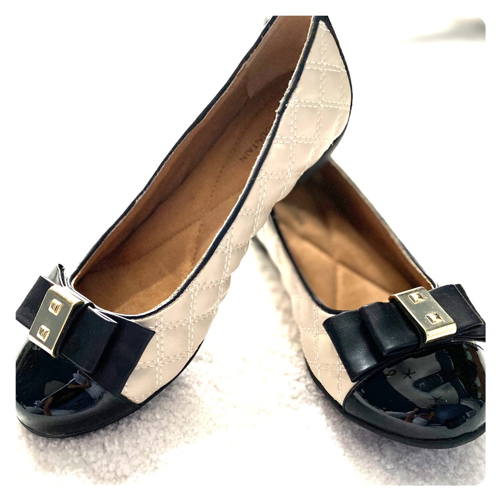 Like New * Black and Cream flats